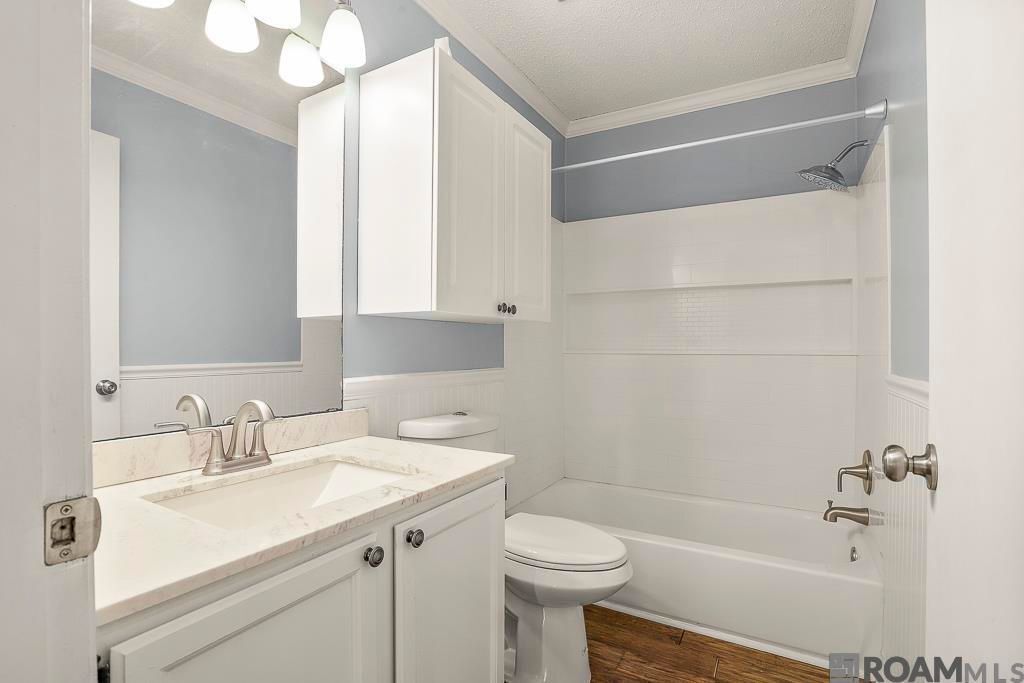Building Photo - 8500 Bluebonnet Blvd