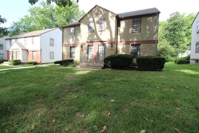 Building Photo - August FREE On This 2 Bedroom 2 Bath Duplex In The Waldo Area
