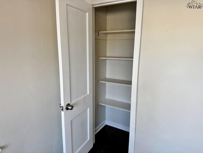 Building Photo - 1627 Oceola Ave