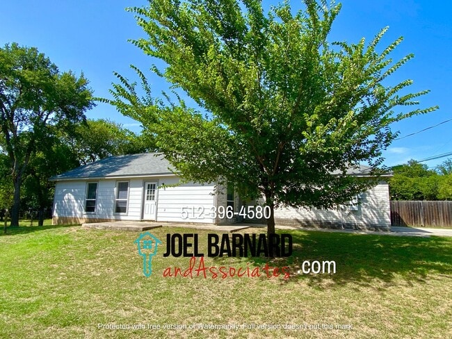 Building Photo - Available August 9: 3 Bedroom, 2 Bath Stan...