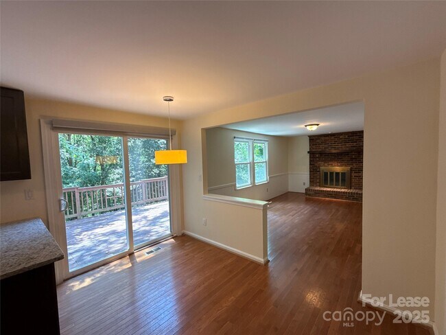 Building Photo - 6616 Wannamaker Ln