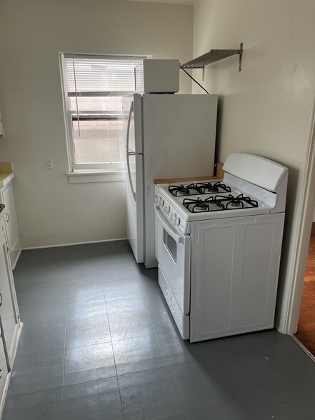 Kitchen - 4842 Brighton Ave