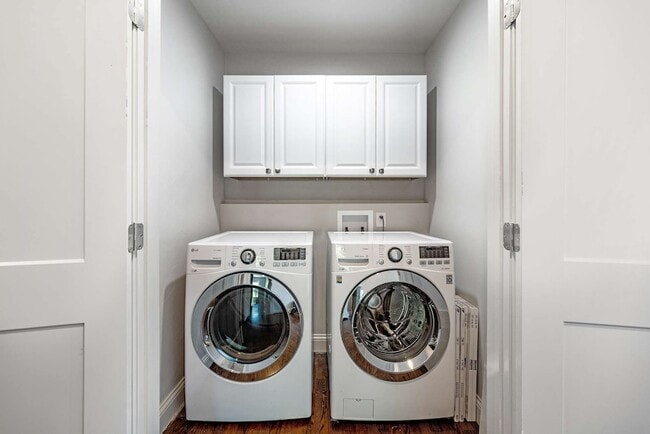 Building Photo - 5656 Kendall Dr