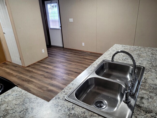 Building Photo - 1079 Hibiscus Rd