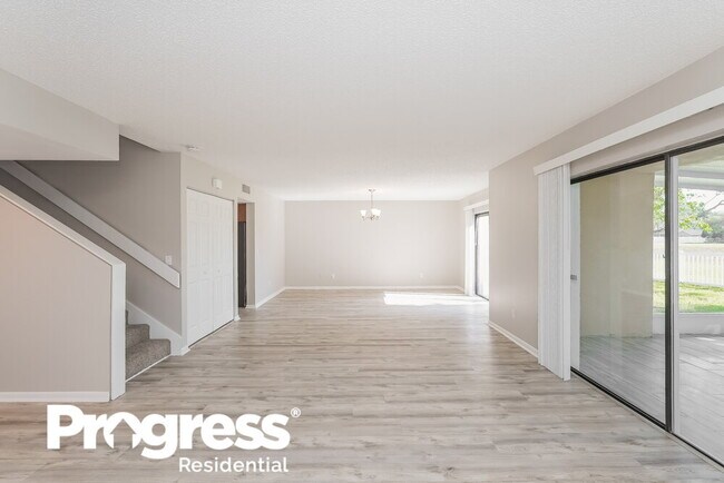 Building Photo - 16111 Gardendale Dr