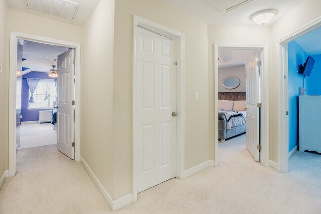 Building Photo - 4 Bedroom Home in the Village at Rolesville