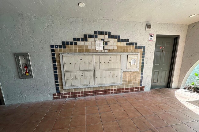 Building Photo - 1900 N Congress Ave