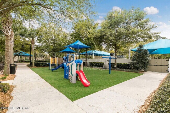 Building Photo - 156 Latham Dr