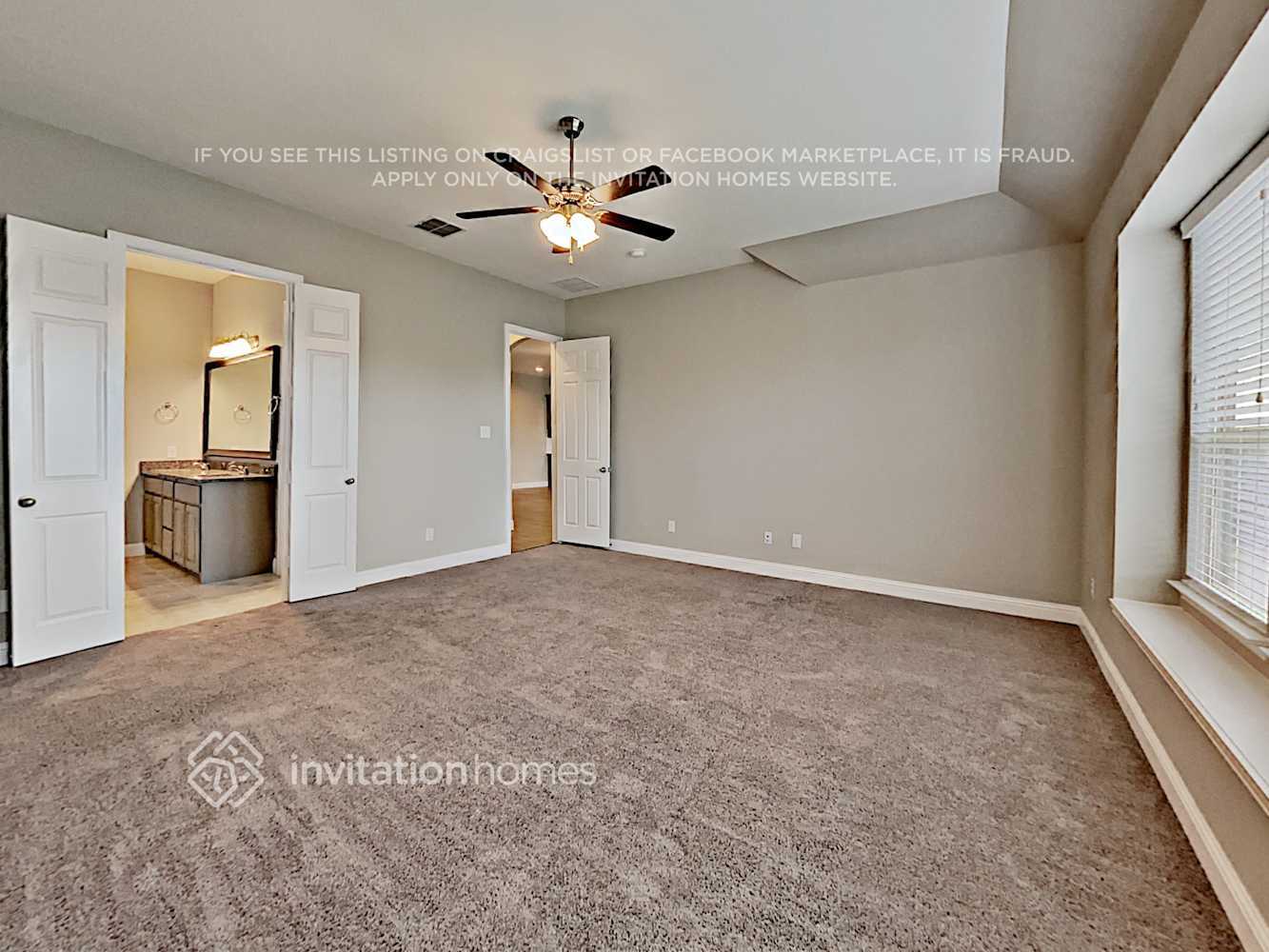 Building Photo - 15041 Belclaire Ave