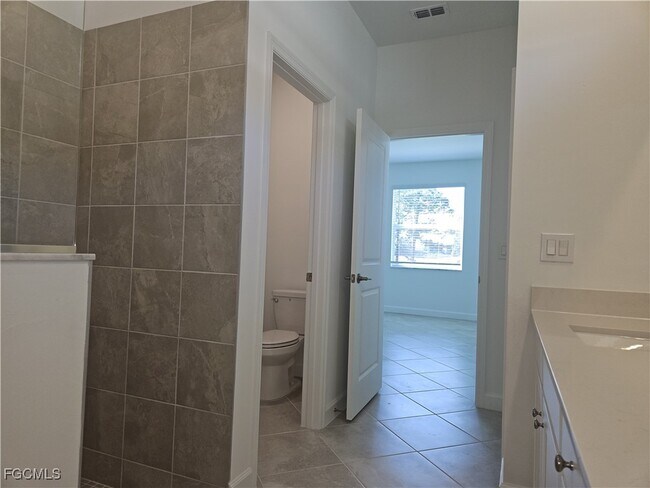 Building Photo - 20465 Copperhead Dr