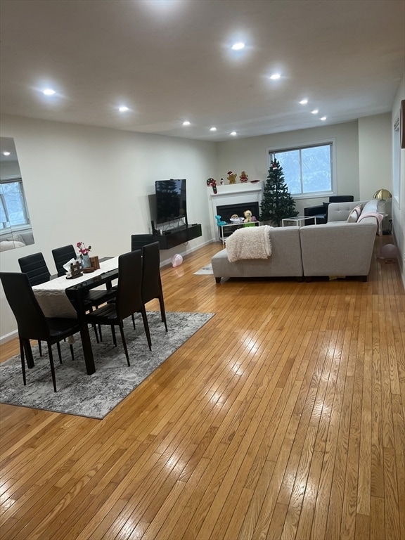 Building Photo - 411 Captain Eames Cir