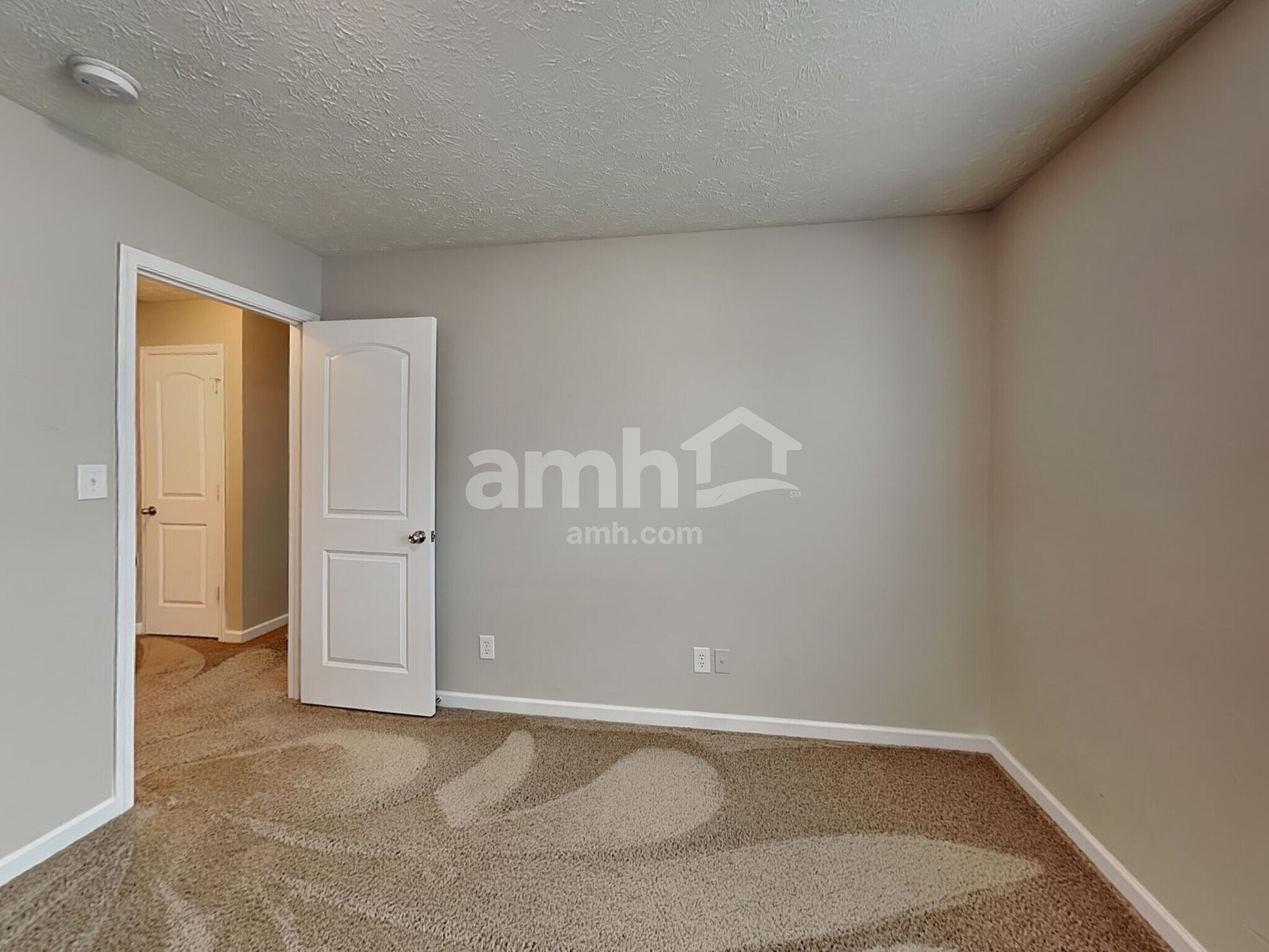 Building Photo - 2364 Blackthorn Dr