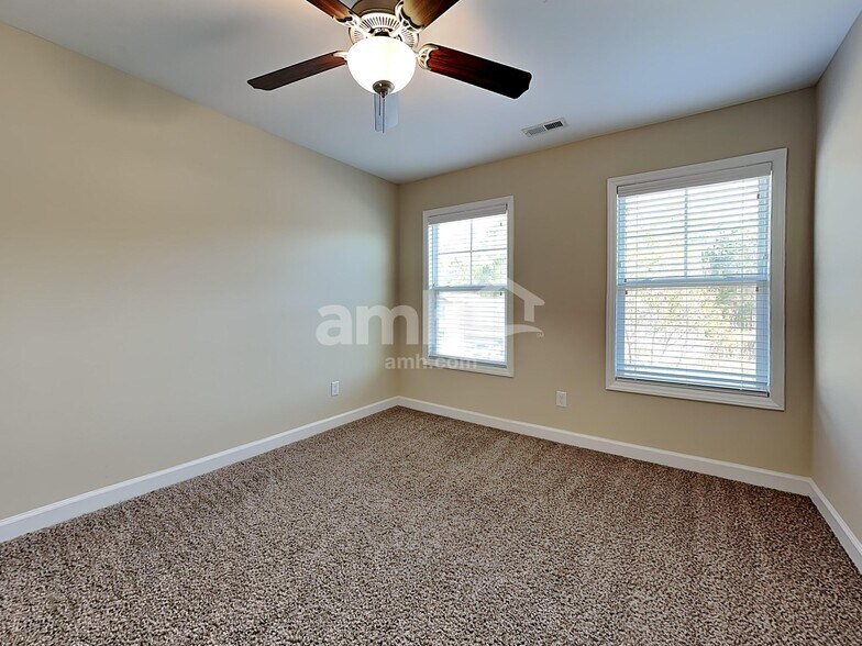 Building Photo - 524 McCarthy Dr