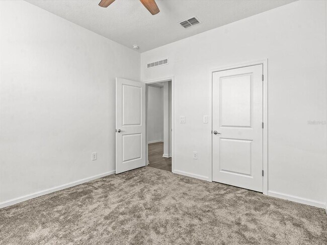 Building Photo - 2952 Armstrong Ave