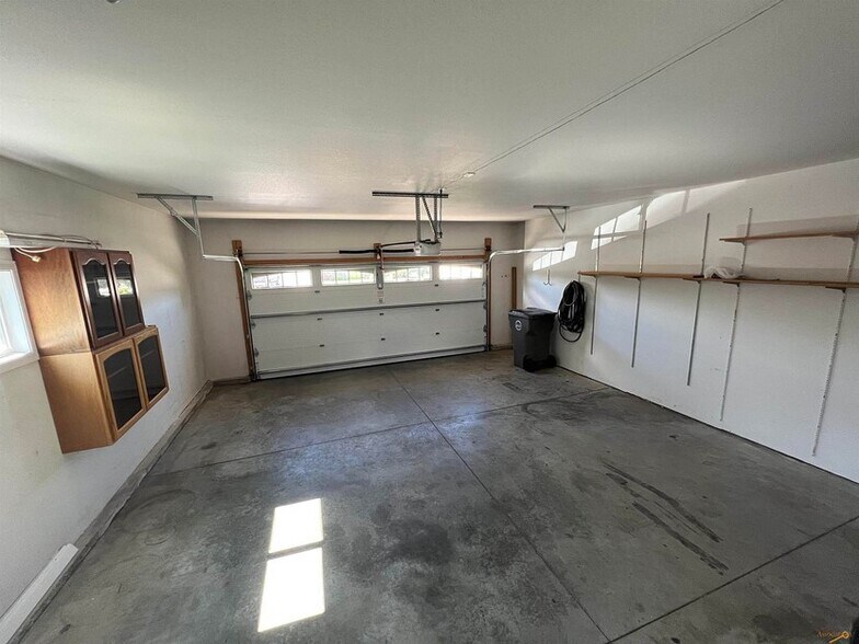 Building Photo - 6905 Mulberry Dr