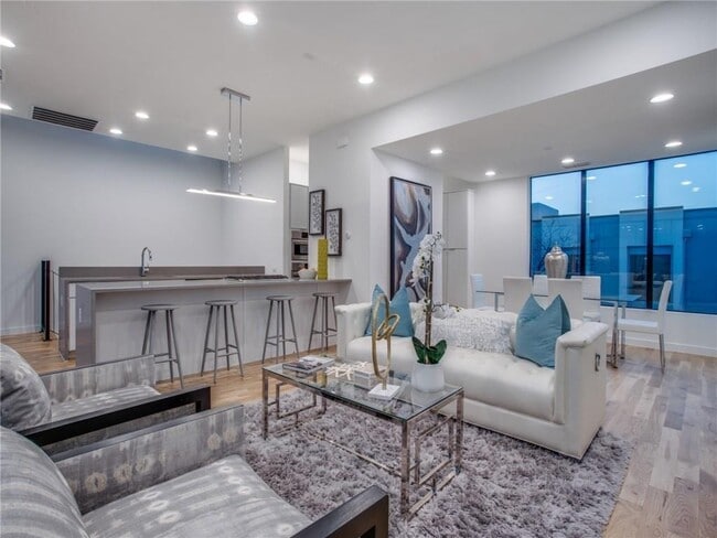 Building Photo - 5225 Crestfield Pl