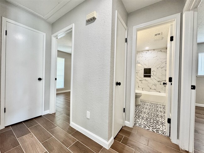 Building Photo - 15218 Falcon Ridge Dr