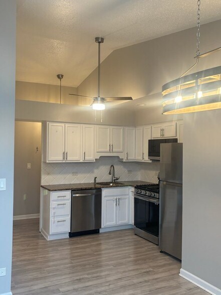 Building Photo - 16 Echo Ct