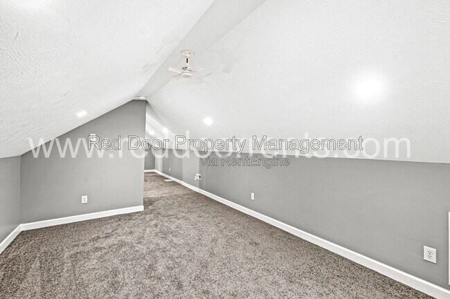 Building Photo - 3340 N Sherman Dr