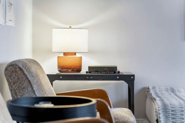 Building Photo - 3538 N Racine Ave