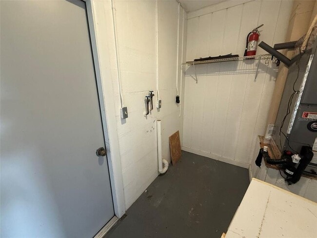 Building Photo - 11351 Poplin Ave
