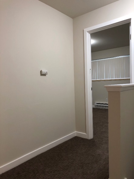 Building Photo - 3604 NE 73rd Pl