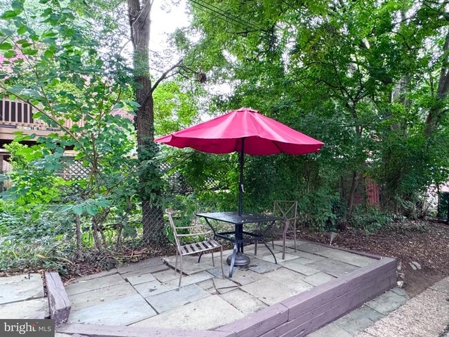 Building Photo - 4417 Volta Pl NW