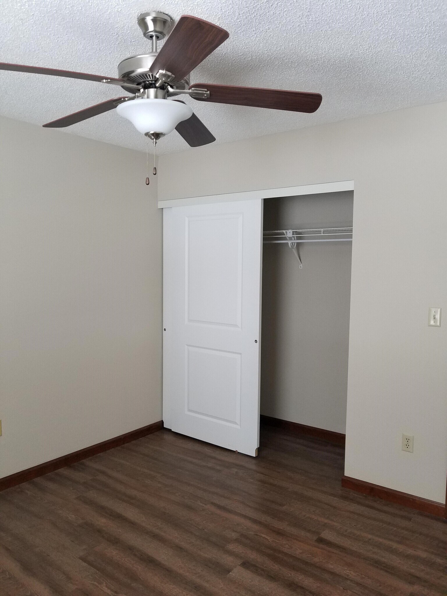 Building Photo - 9 Cherry Tree Ln