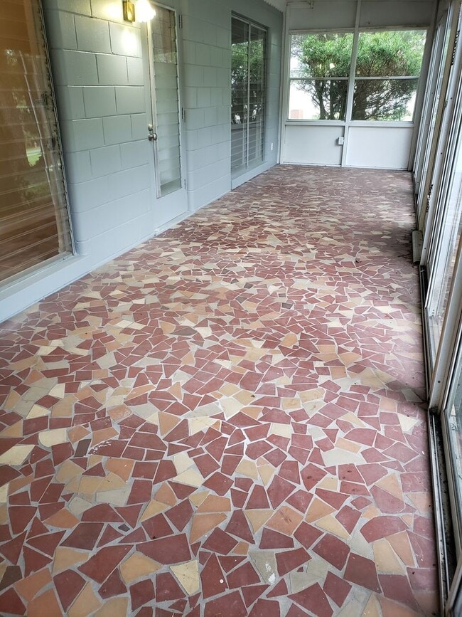 Building Photo - Gorgeous Historic 3/2 in Crystal River!!!