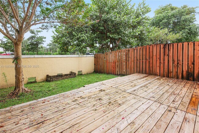 Building Photo - 7627 E Stonecreek Cir