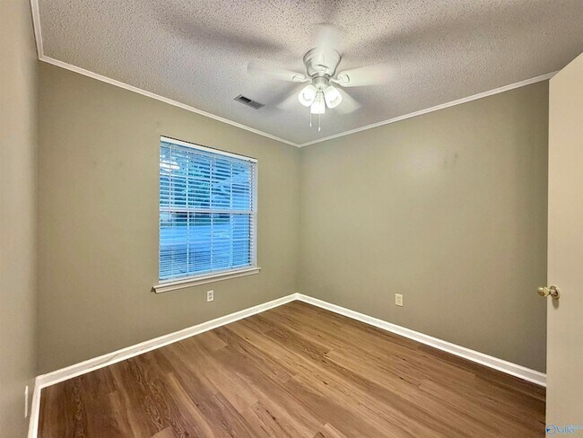Building Photo - 105 Sugarwood Ct