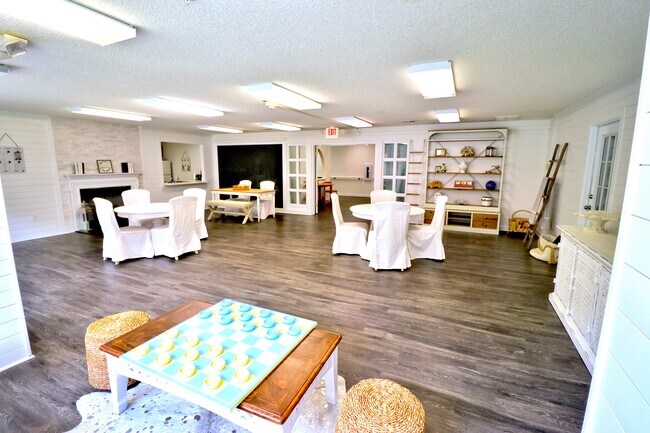 Building Photo - 121 Timmerman St