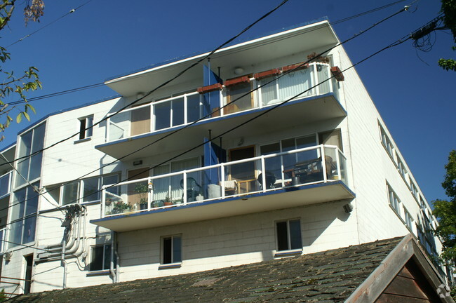  - Riptide Apartments