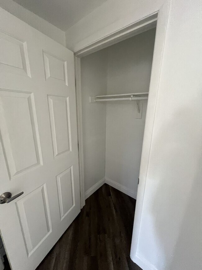 Building Photo - UPGRADED 2BEDROOM, 2BATHROOM HOME