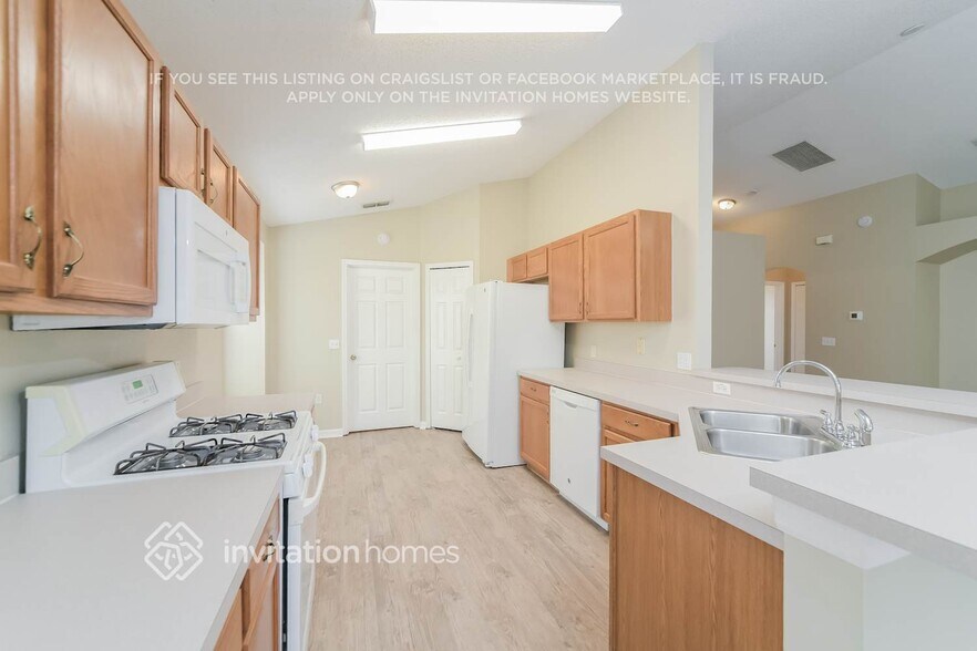 Building Photo - 226 Manoel Ln