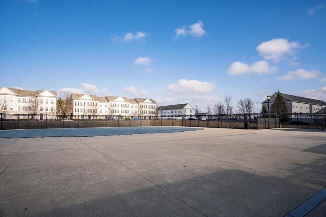 Building Photo - 5286 Royal Arch Casca Dr