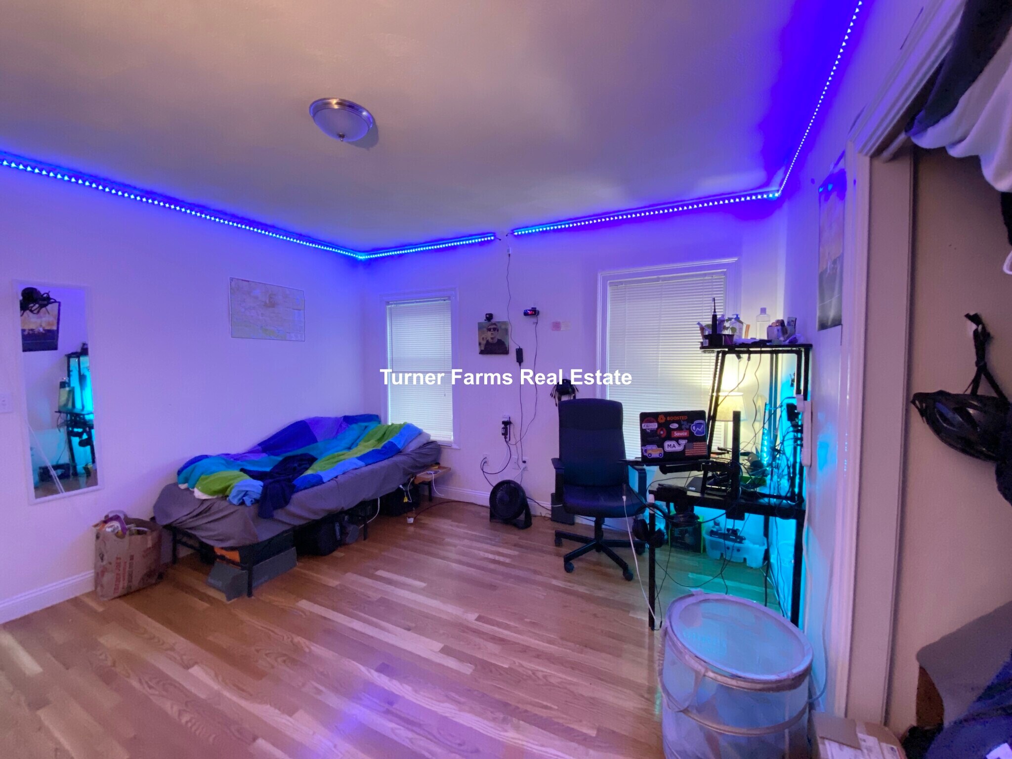 Building Photo - 128 Hillside St