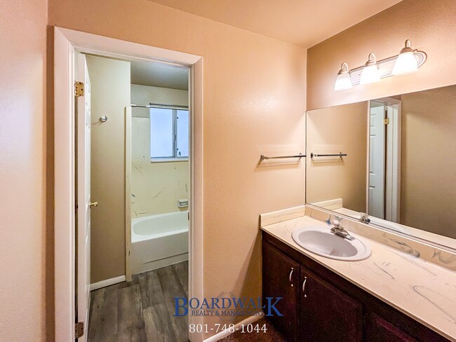 Building Photo - 661/663 N 980 W