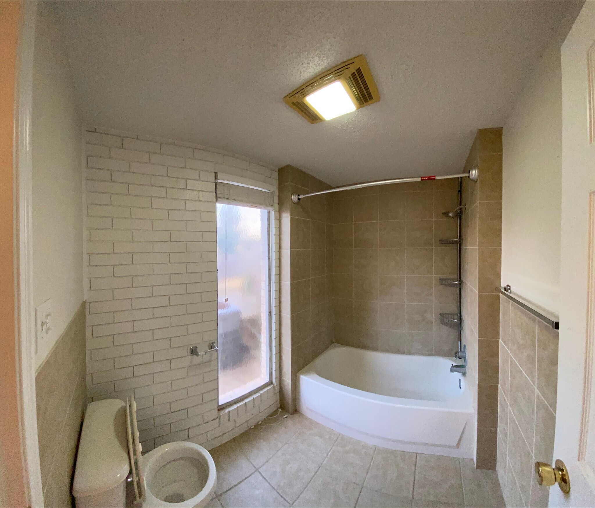 Master Bathroom - 2901 W Illinois Ave
