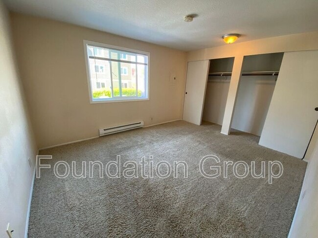 Building Photo - 938 N 100th St