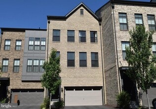 Building Photo - 23079 Sullivans Cove Sq