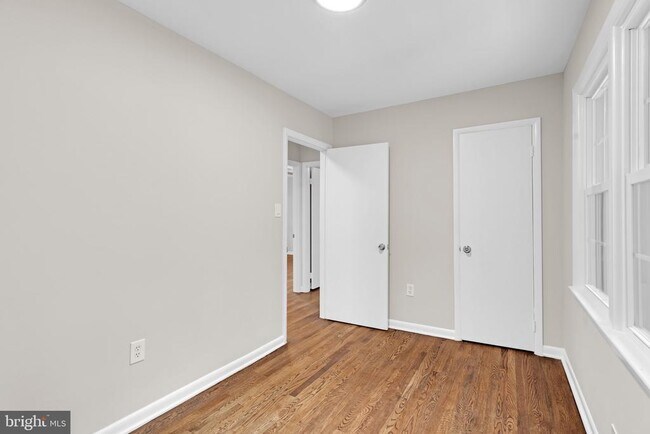 Building Photo - 3009 S Hill St