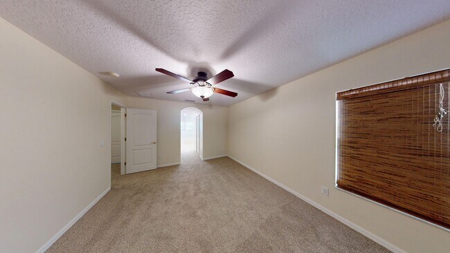 Building Photo - FABULOUS 4/2.5 HOME IN GATED CALABRIA COVE...