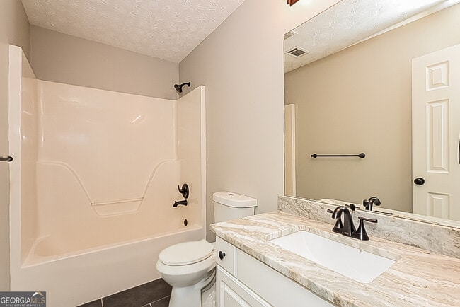 Building Photo - 60 Berkshire Run