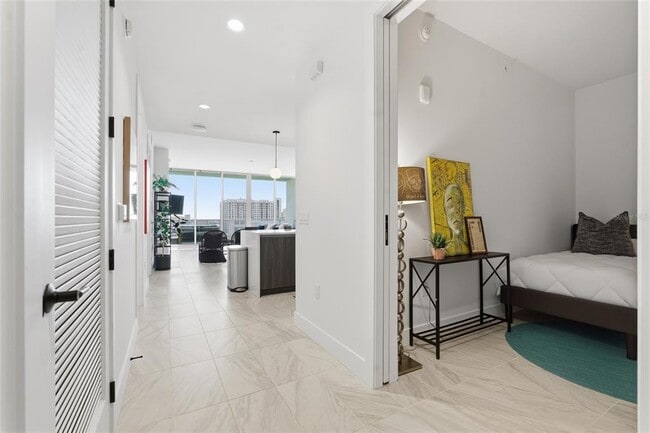 Building Photo - 777 3rd Ave N