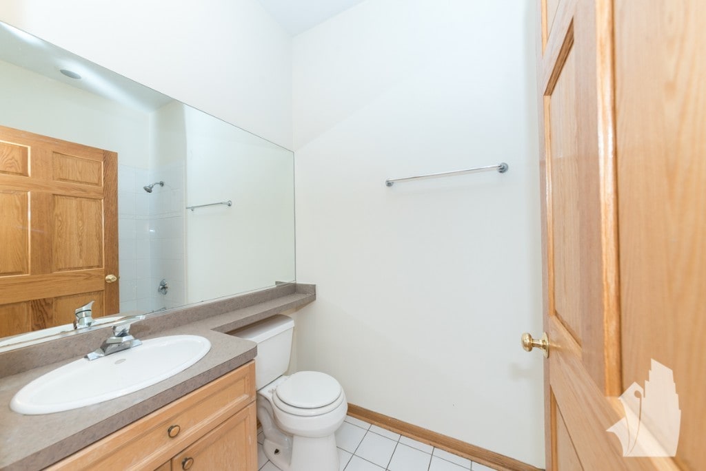 Building Photo - 2539 N Southport Ave