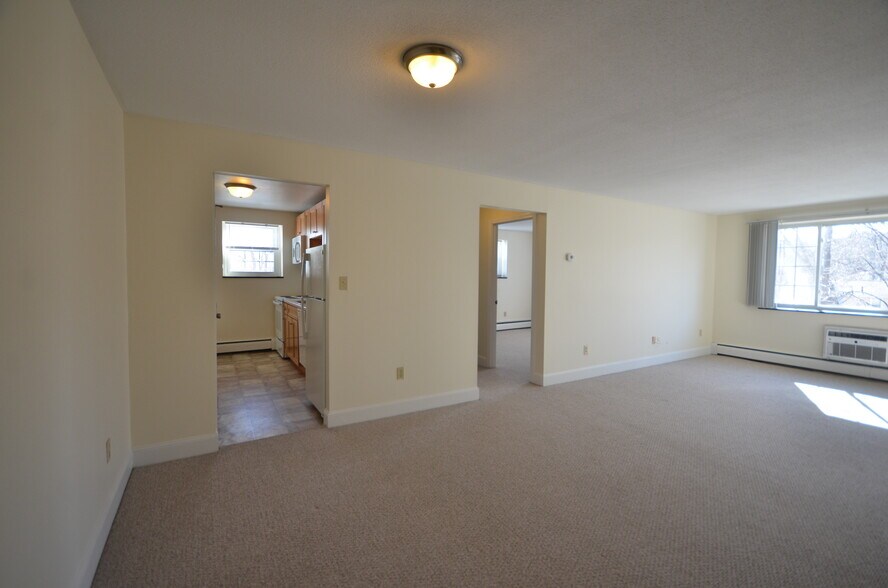 Building Photo - 3 Brattle Dr