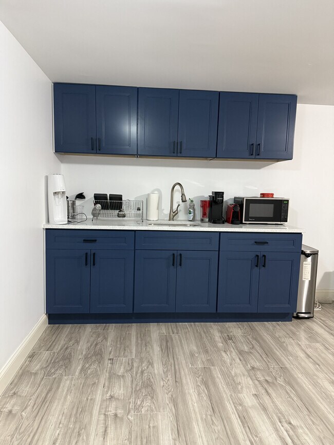 Building Photo - 1688 Bergen St