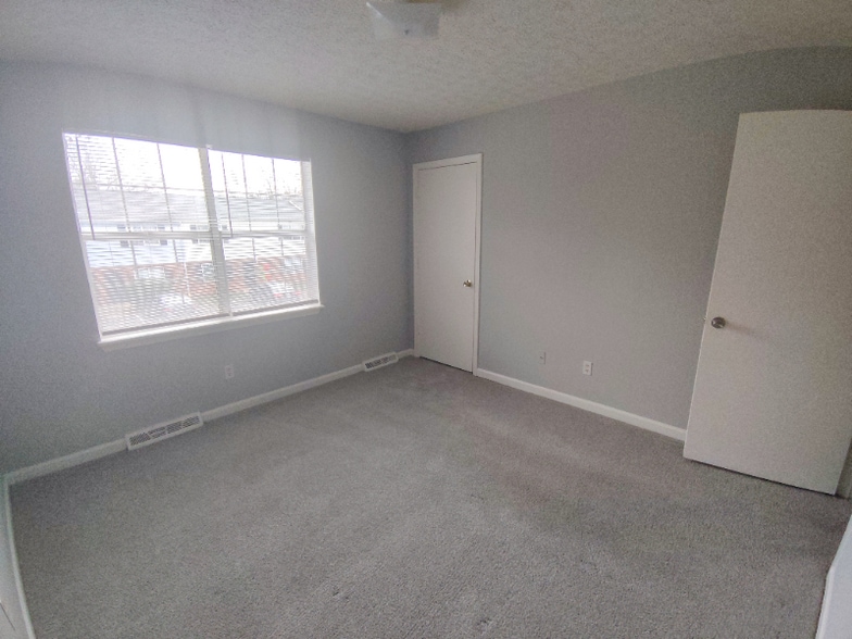 Building Photo - 30 Fonda Dr