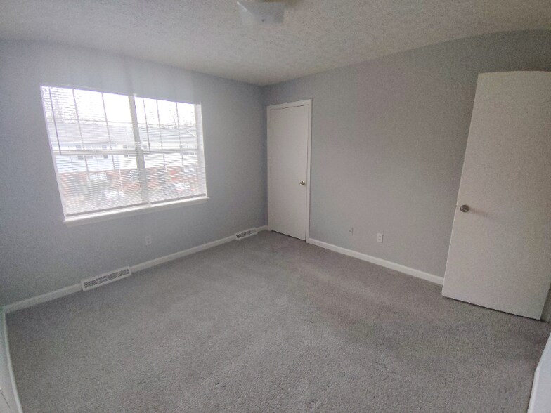 Building Photo - 9 Fonda Dr